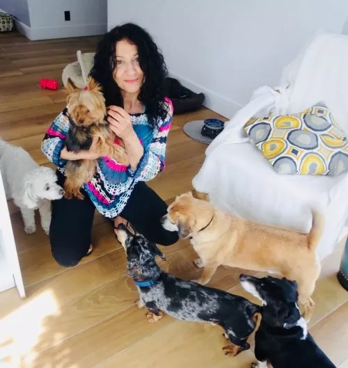 Molly et Moi is and outstanding and exceptional doggy daycare service! Ria is so attentive to every dog that she doggy sits